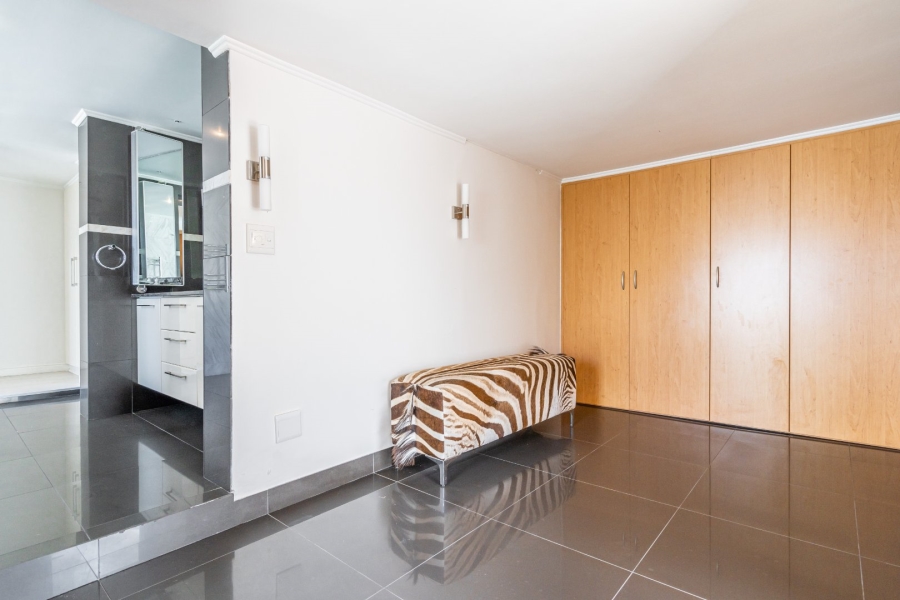 To Let 1 Bedroom Property for Rent in Green Point Western Cape